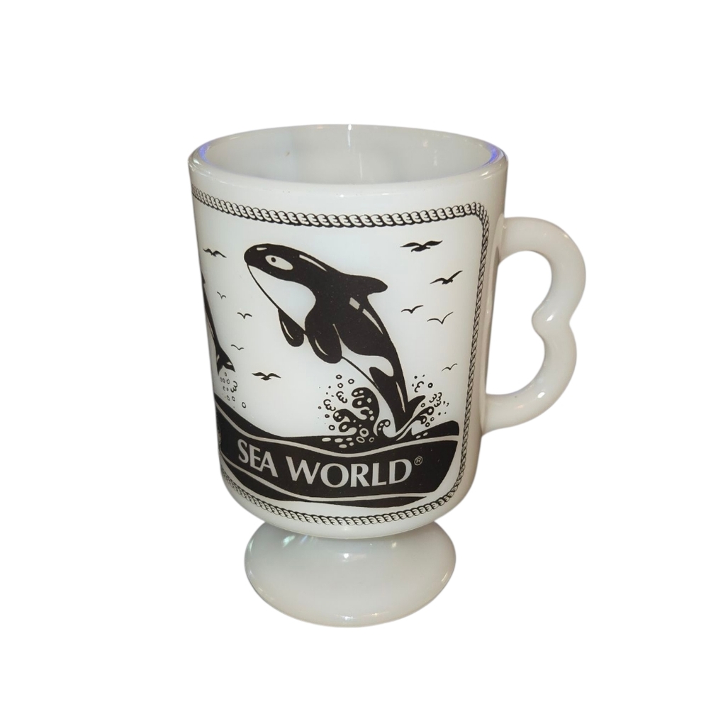 Vintage Sea World Souvenir Milk Glass Black White Shamu Orca Mug Cup 4.75"X4"X3"